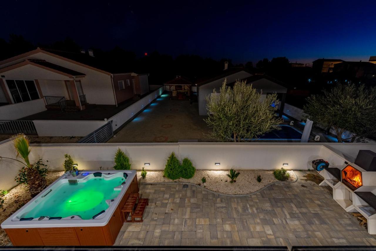 Villa Elite Vir Exteriér fotografie
